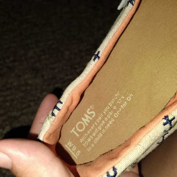 Toms with anchor ⚓ design - Picture 2 of 6